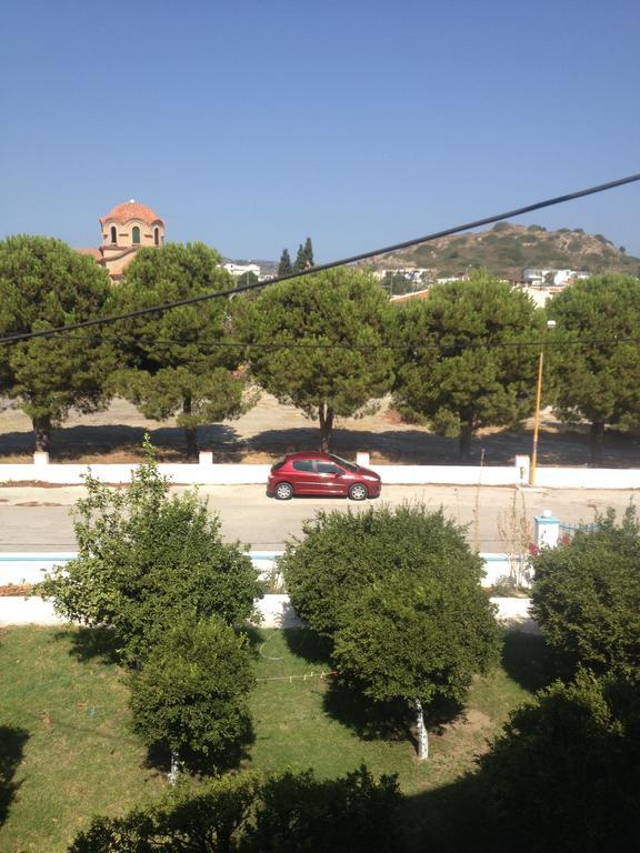 Manos Pension Faliraki Pokoj fotografie